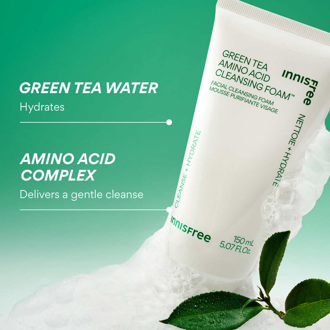  Innisfree Green Tea Amino Acid Cleansing Foam shown at an angle on a green gradient background with white foam and green tea leaves. Text on the left reads 'GREEN TEA WATER' hydrates and 'AMINO ACID COMPLEX' delivers a gentle cleanse.