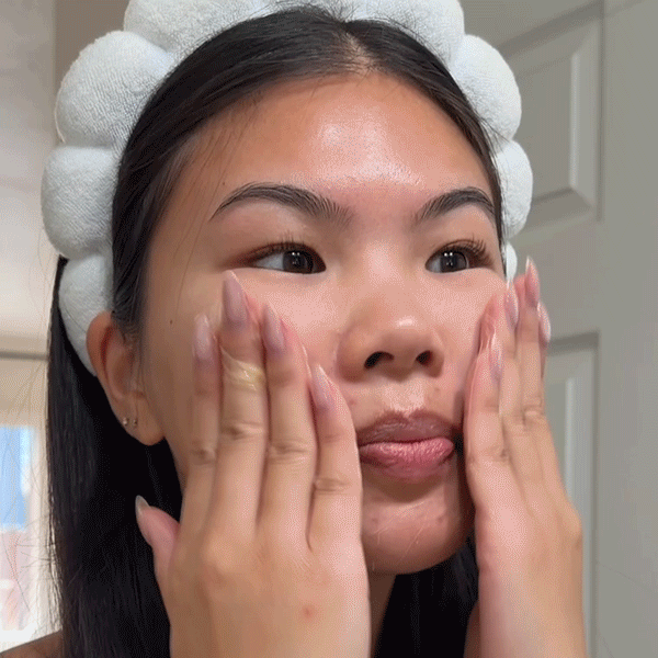 Vitamin C Brightening Mask-To-Foam™ Facial Cleanser stretchy application gif