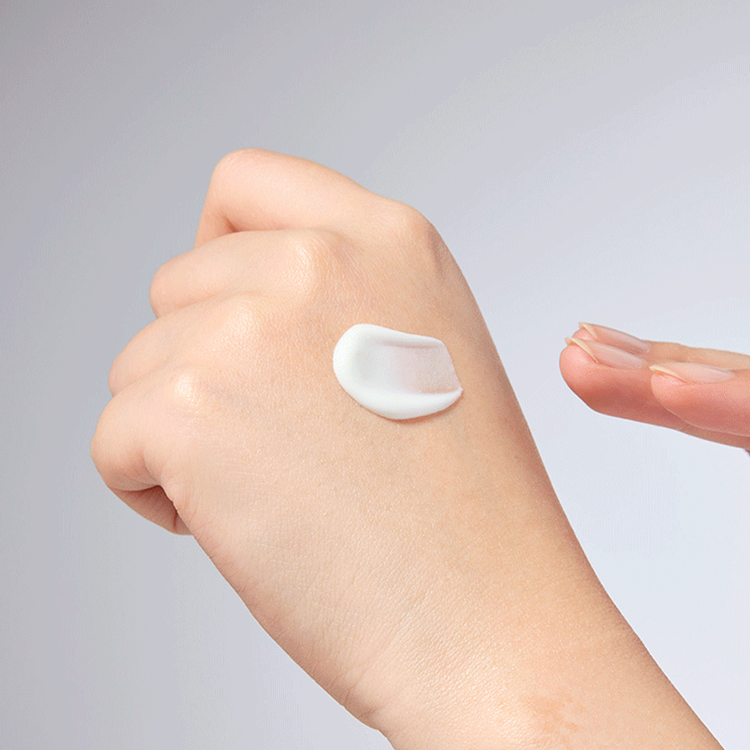 Daily UV Invisible Barrier Sunscreen Serum Broad Spectrum SPF 47 with Green Tea with texture animation gif