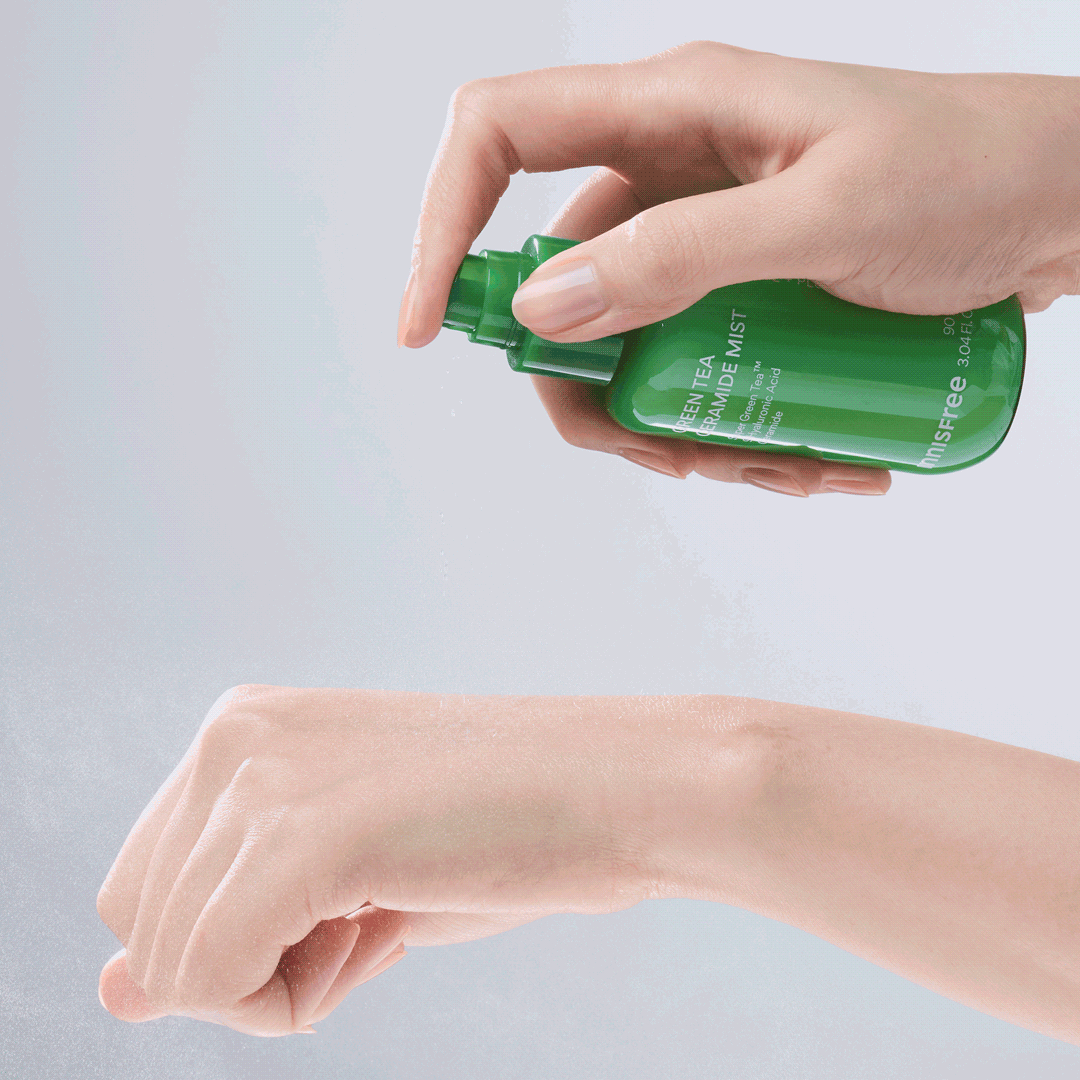 Green Tea Ceramide Mist hand application gif